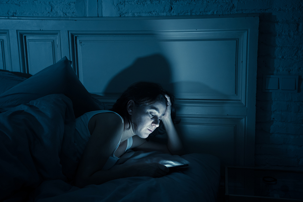 Effect of Blue Light on Sleep Patterns & its Solution at Oiamik